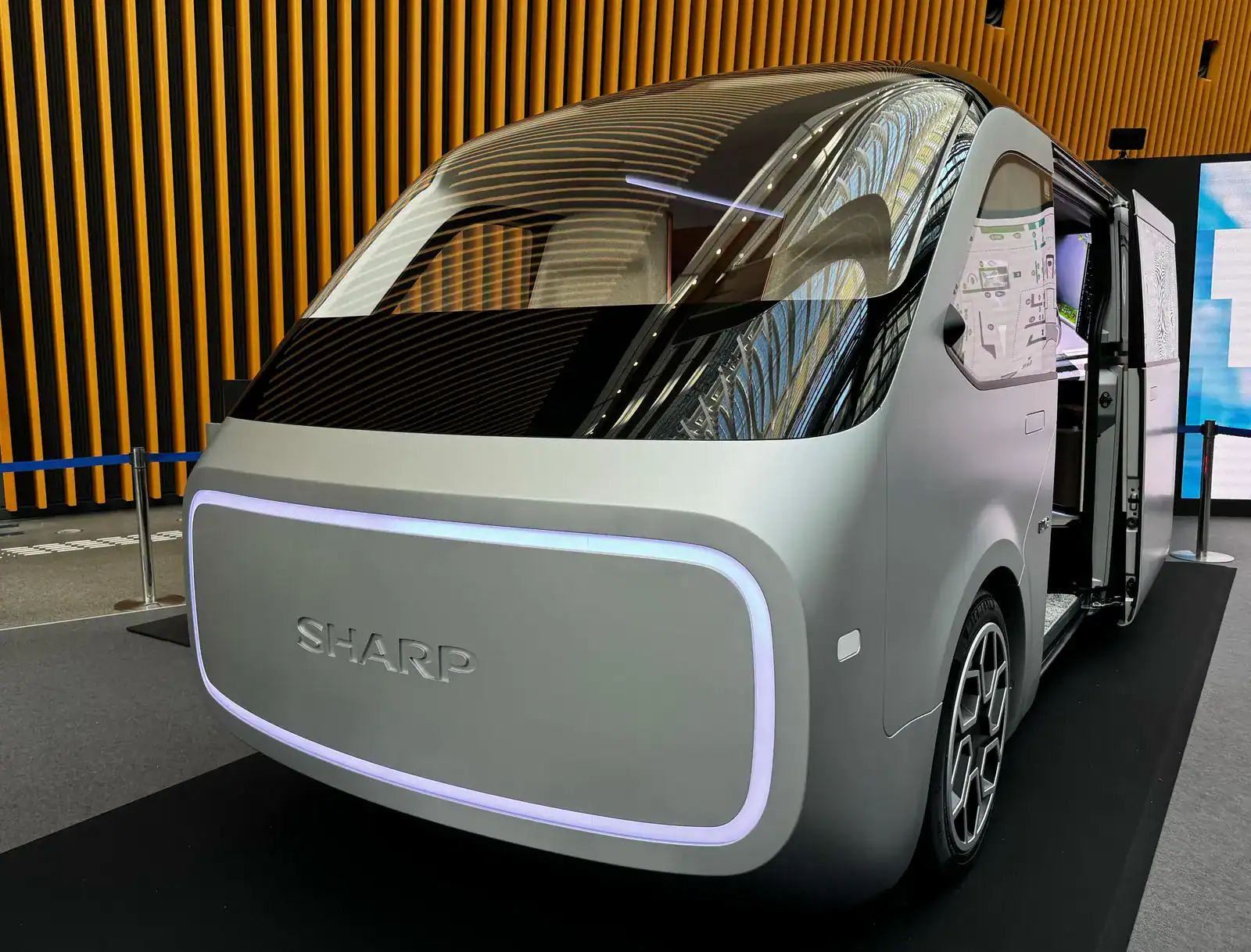 سيارة كهربائية من شارب