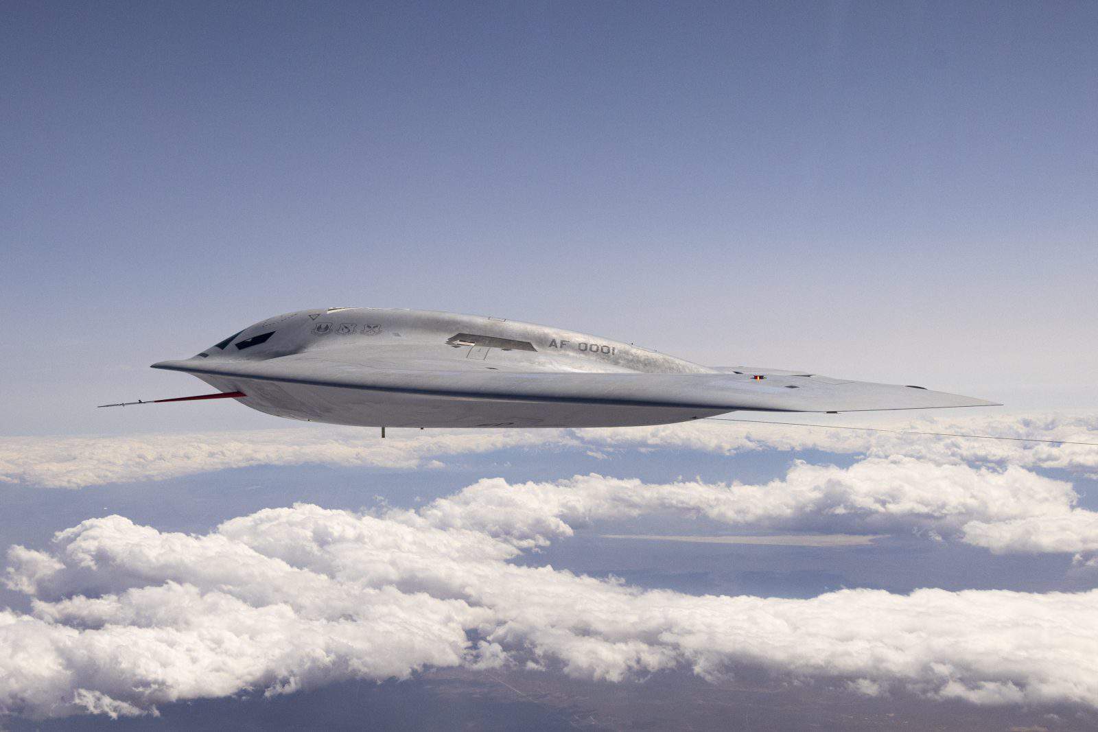 طائرة B-21