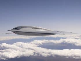 طائرة B-21