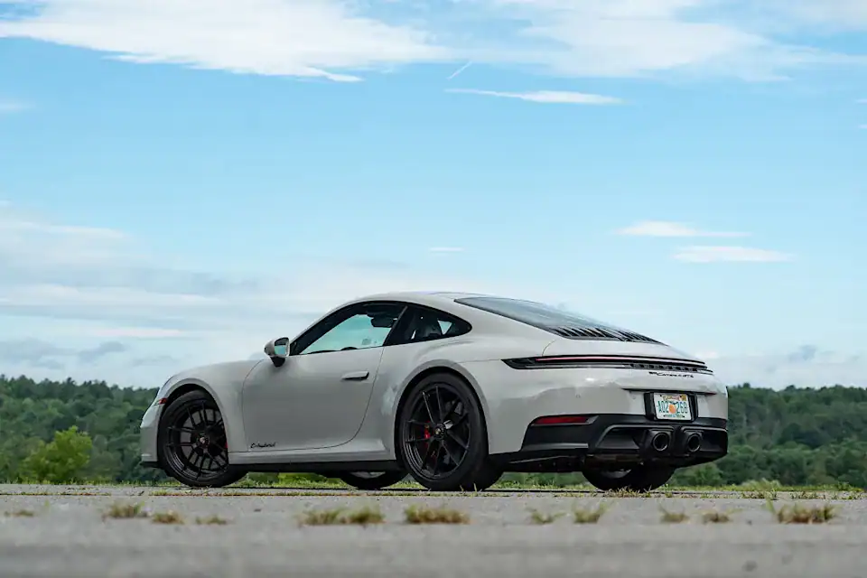 أول سيارة رياضية هجينة من بورشه