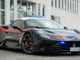 سيارة مازيراتي تنضم للشرطة الإيطالي