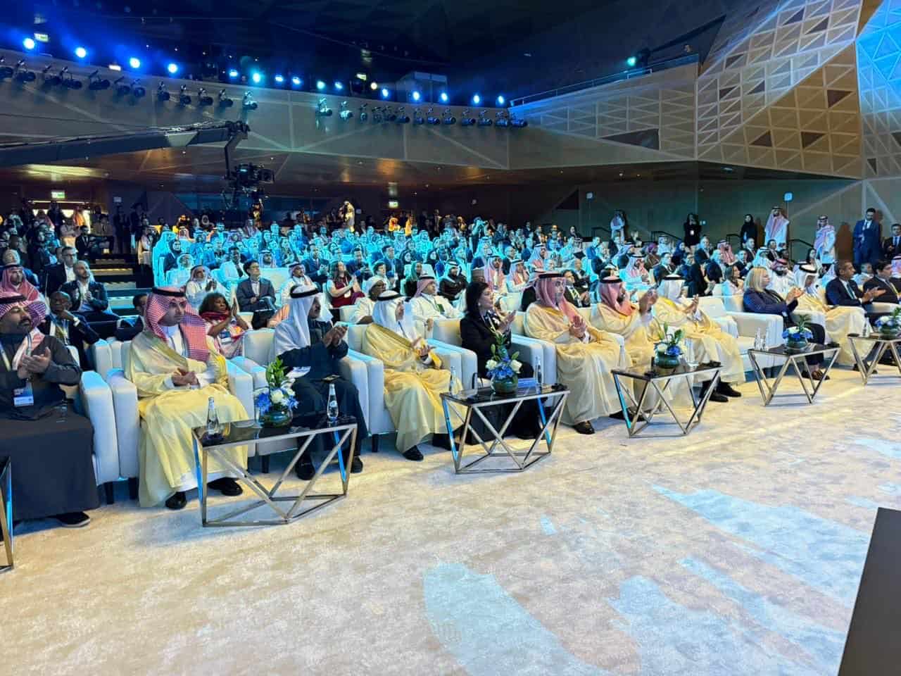 قمة كوموشن العالمية