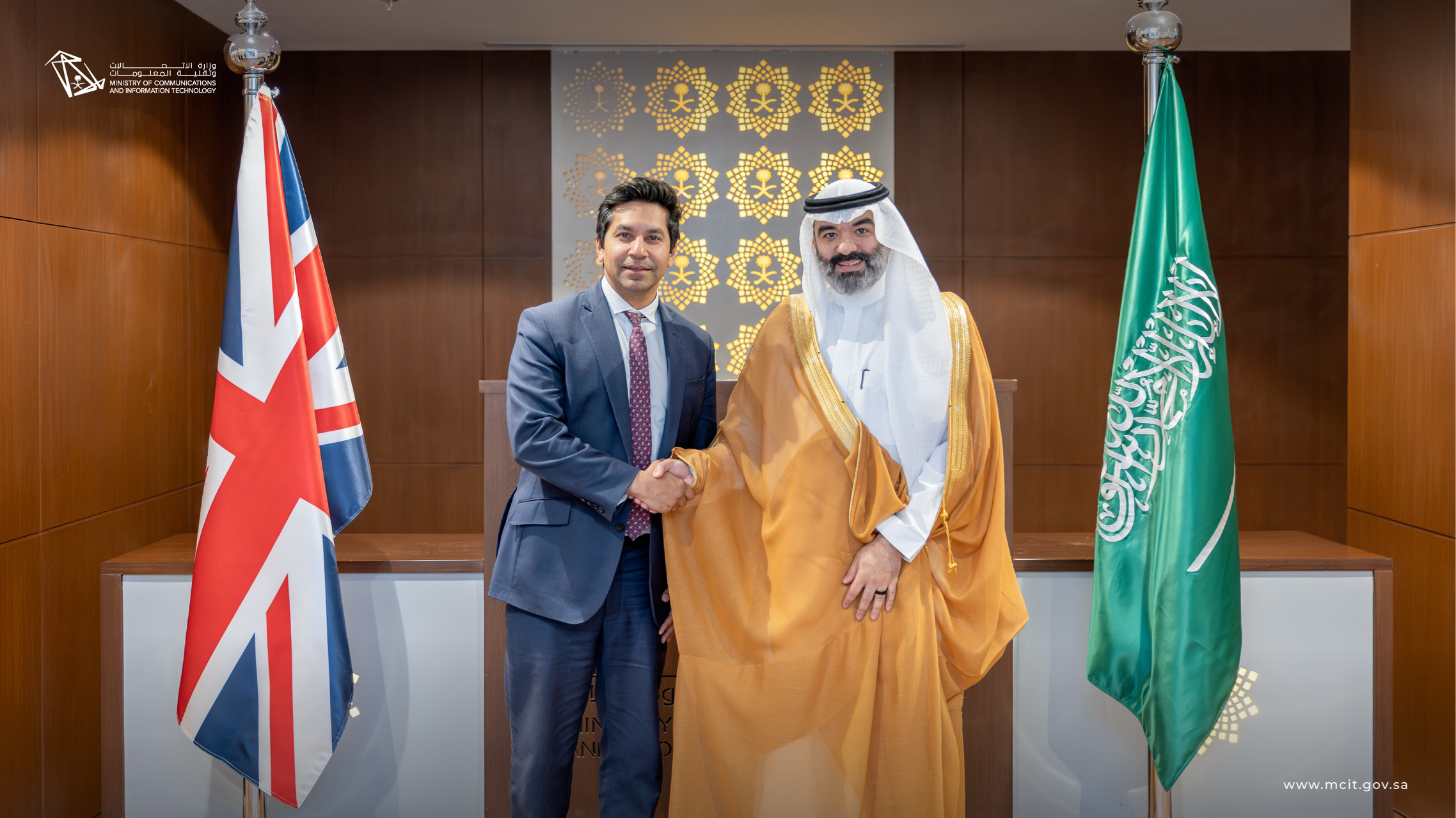 "السواحه" يناقش تعزيز الشراكة في الاقتصاد الرقمي والذكاء الاصطناعي مع بريطانيا