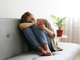 هل يستطيع الذكاء الاصطناعي تعويض العلاقات الإنسانية